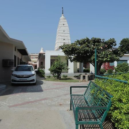 Radha Madhav Ashram Vrindāvan Eksteriør bilde