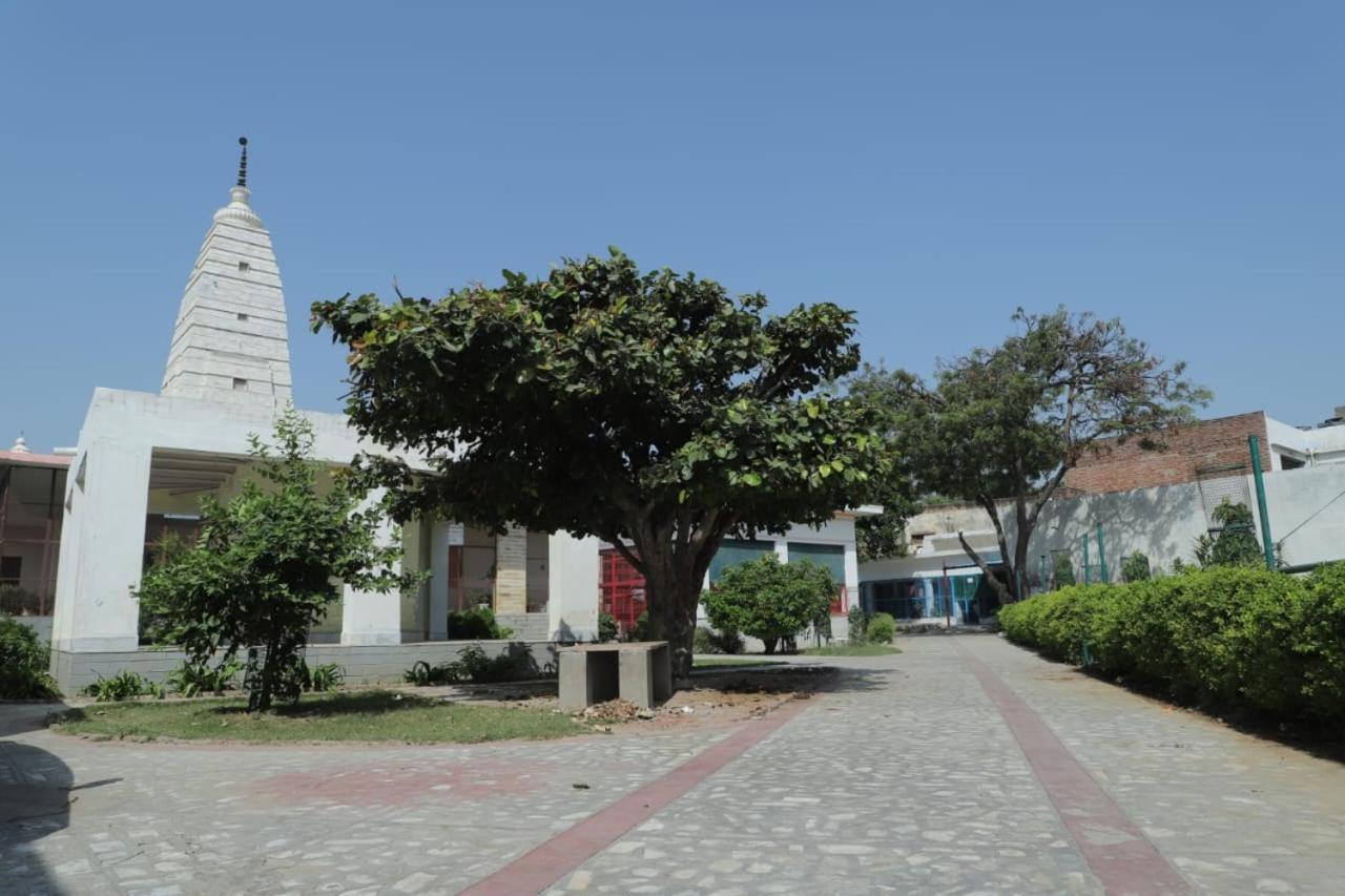 Radha Madhav Ashram Vrindāvan Eksteriør bilde