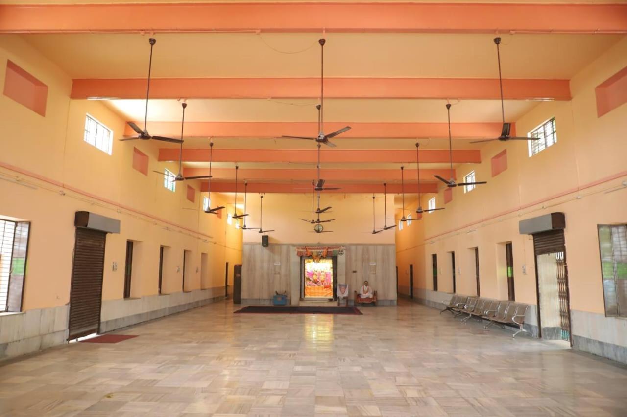 Radha Madhav Ashram Vrindāvan Eksteriør bilde